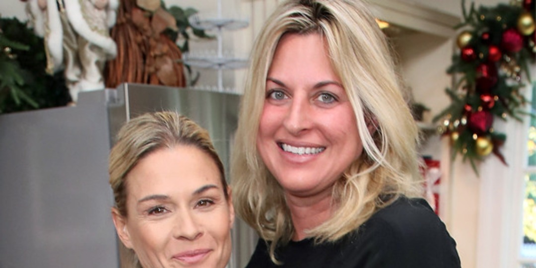 Iron Chef S Cat Cora Marries Nicole Ehlrich E Online Ca
